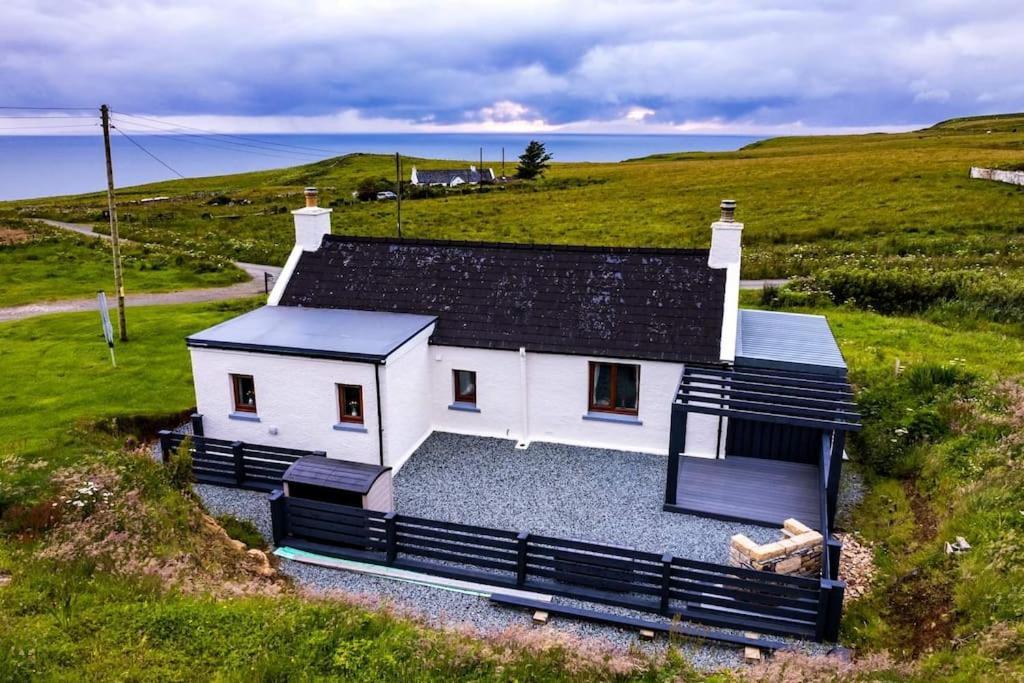 No. 6 - The Little House That Gives You A Hug Trumpan Bagian luar foto