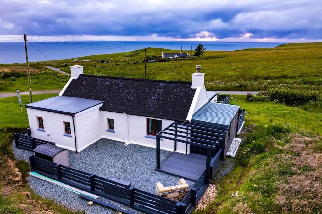 No. 6 - The Little House That Gives You A Hug Trumpan Bagian luar foto