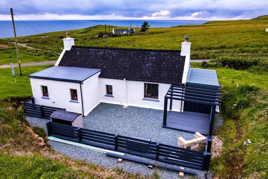 No. 6 - The Little House That Gives You A Hug Trumpan Bagian luar foto